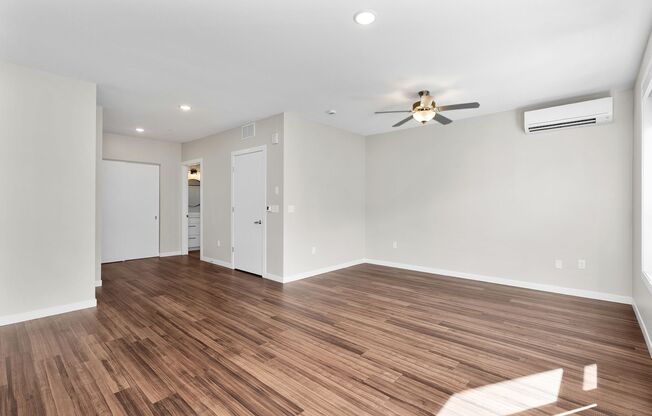 Studio, 1 bath, 565 sqft, $1,150, Unit 327