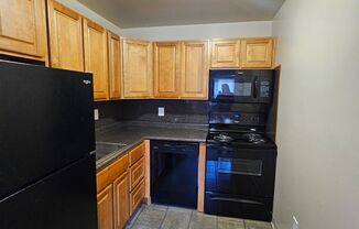 1 bed, 1 bath, 625 sqft, $1,220, Unit B11