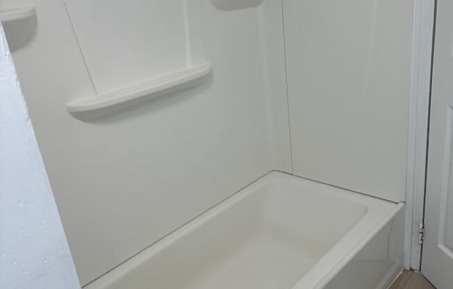 1 bed, 1 bath, 720 sqft, $1,300, Unit 20