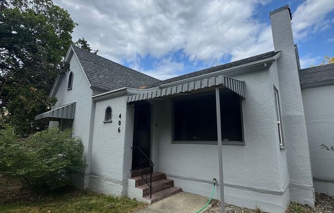 Charming 3 Bed Rental in Prime Location