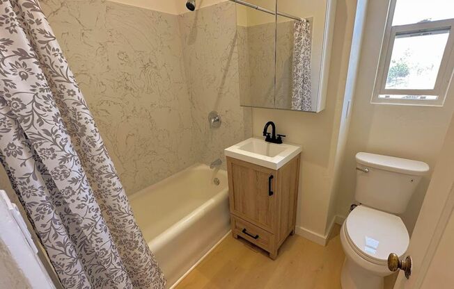2 beds, 1 bath, 650 sqft, $2,495, Unit 106