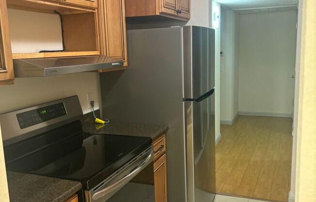 2 beds, 2 baths, $2,600, Unit # 105