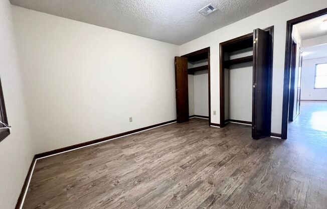 2 beds, 1 bath, 1,000 sqft, $800, Unit D