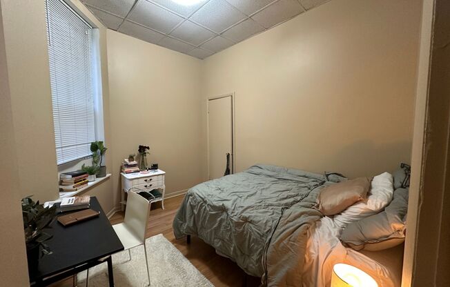 1060-1062 W Polk St &amp; 728-730 S Carpenter Ave
