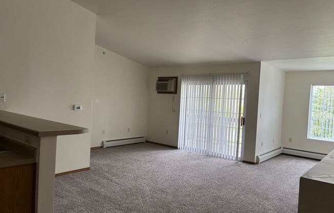2 beds, 1 bath, $1,225, Unit 2409-10