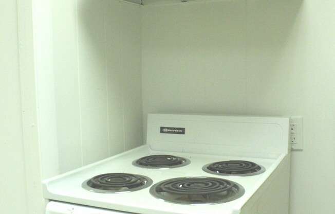 2 beds, 1 bath, 2 sqft, $975, Unit #150