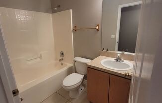 3 beds, 2 baths, $1,650