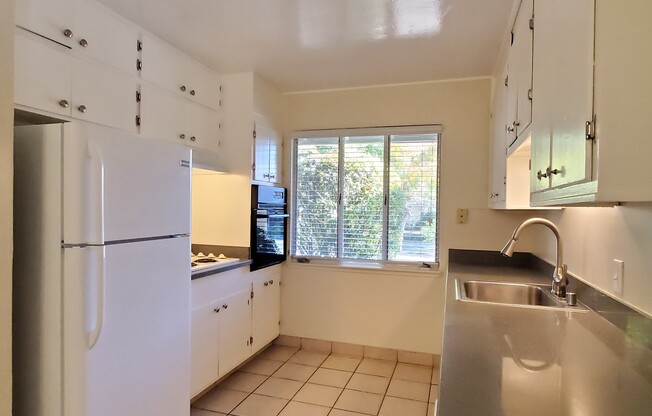 Charming Los Gatos Home Near Vasona, Quartz Counters, Los Gatos Schools, Large Yard!
