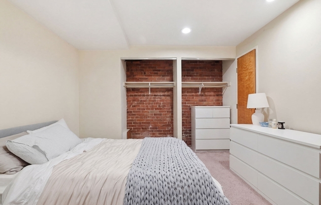 2 beds, 1 bath, 1,037 sqft, $4,600, Unit 104