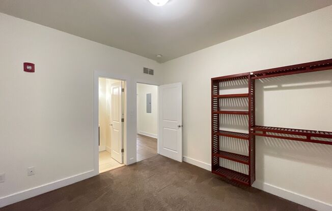 3 beds, 3 baths, $1,895, Unit Unit 25