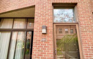 Charming 2 Bedroom Mt Vernon Townhome in Coveted Community!