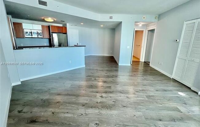 1 bed, 1.5 baths, $3,000, Unit # 2705