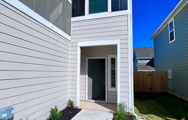 Modern East Austin Retreat – Spacious 4-Bedroom Home with Stylish Upgrades & Prime Location