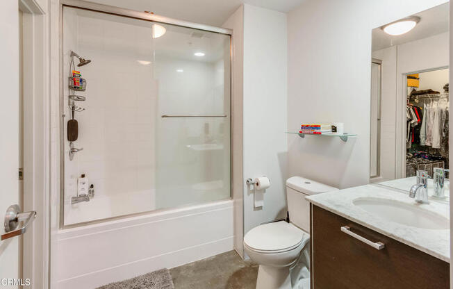 1 bed, 1 bath, 672 sqft, $2,300, Unit 221