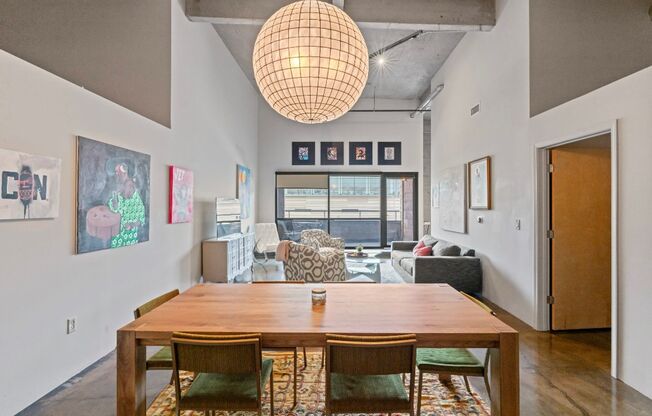 Fully Furnished 2 Bed / 2 Bath Modern Apartment Near Union Station! $2695.00!