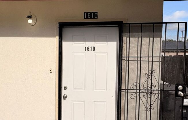 2 WEEKS FREE RENT November Special Comfortable place - 2 bedroom 2 bath duplex