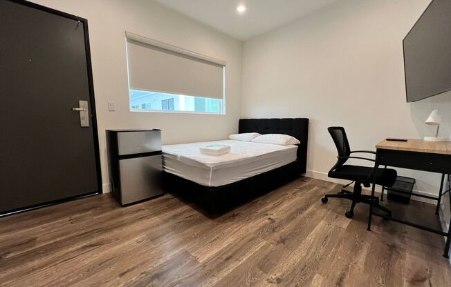 6 beds, 5 baths, 1,788 sqft, $1,600, Unit 303 - Signature Room - 2