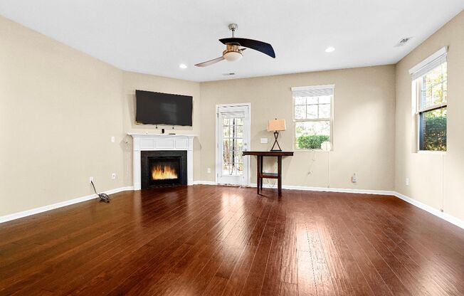 Beautiful 4-bedroom, 3-bathroom Townhome in RTP!