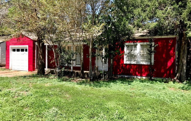 Pre-Leasing  - 2 bed 1 bath