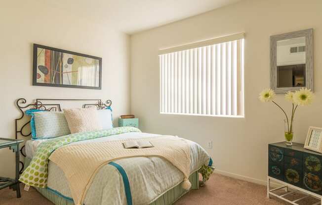 Desert Sands spacious and cozy bedroom. 