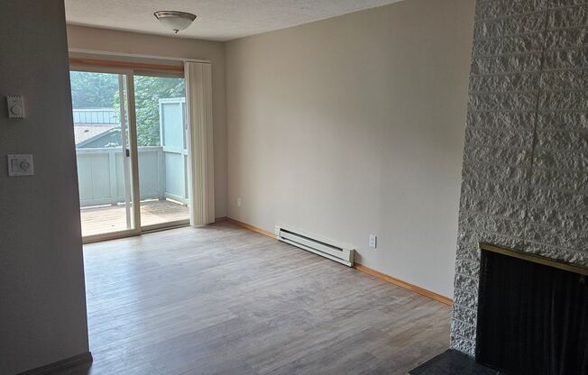 2 beds, 1 bath, 840 sqft, $1,795, Unit D03