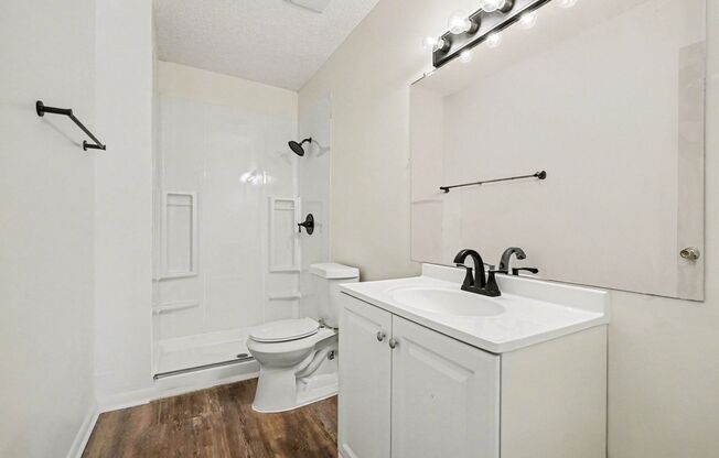 2 beds, 1.5 baths, 1,288 sqft, $1,475, Unit Chapel Dr-6905