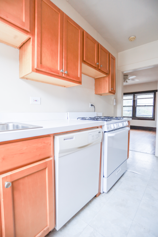 1535 West Cornelia Ave.