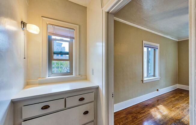 Studio, 1 bath, 600 sqft, $1,050, Unit 211