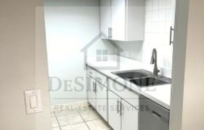 2 beds, 1 bath, 782 sqft, $1,299, Unit R-20