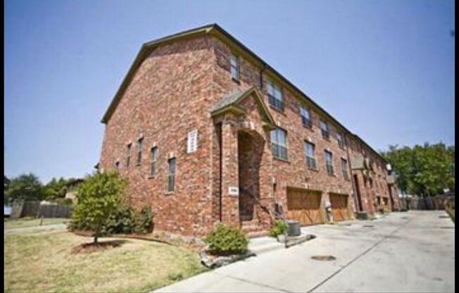 1305 HALCYON PLACE