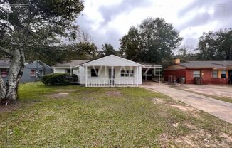 Updated 3 Bedroom/2 Bathroom House in Mobile!