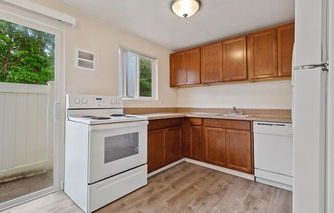 2 beds, 1 bath, 742 sqft, $1,595, Unit 29