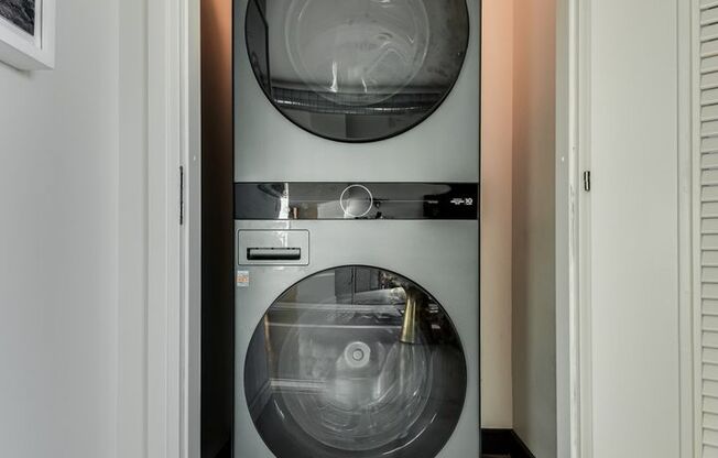 1 bed, 1 bath, $2,700, Unit # 1502