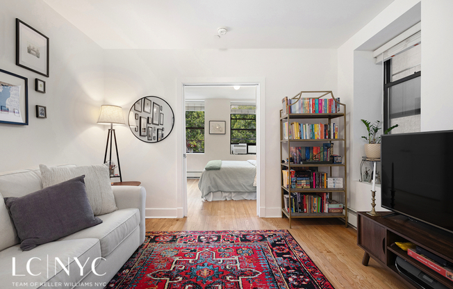 305 W 150 ST