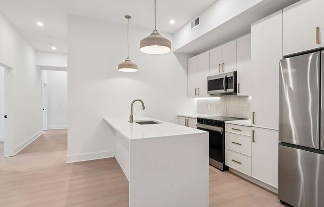 3 beds, 2 baths, 1,250 sqft, $3,667, Unit 110