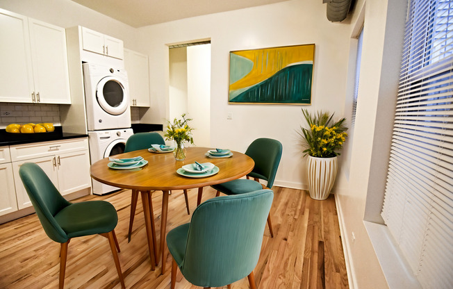 732 W. Grace / 3803-3809 N. Broadway