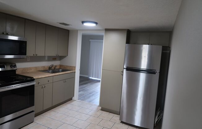 1 bed, 1 bath, 600 sqft, $1,393.75, Unit Unit 305