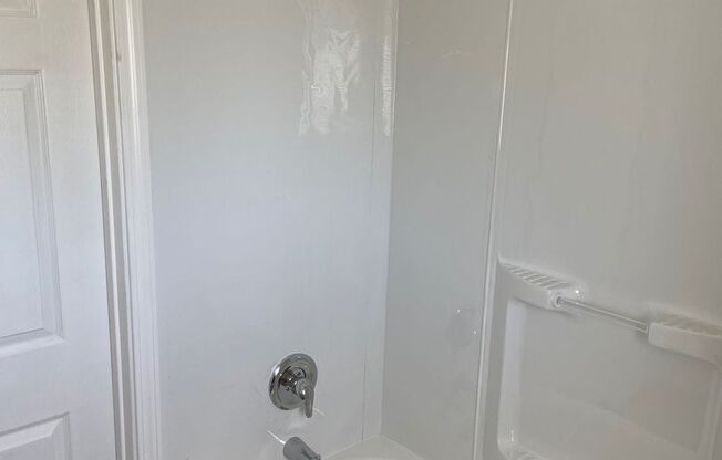 1 bed, 1 bath, $575, Unit 171 #5