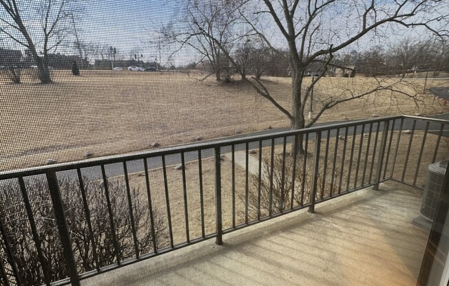 552 N QUENTIN RD
