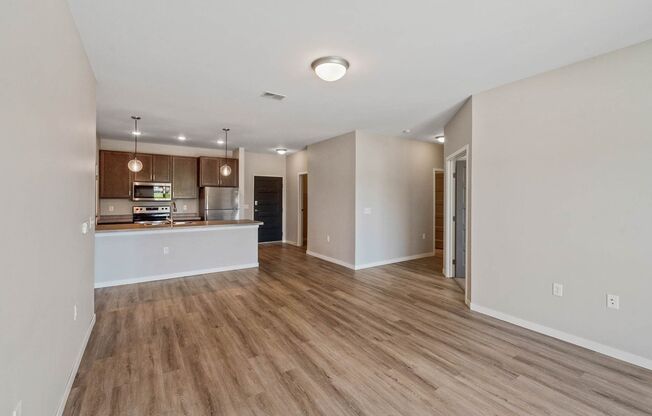 3 beds, 2 baths, 1,421 sqft, $1,500, Unit 307