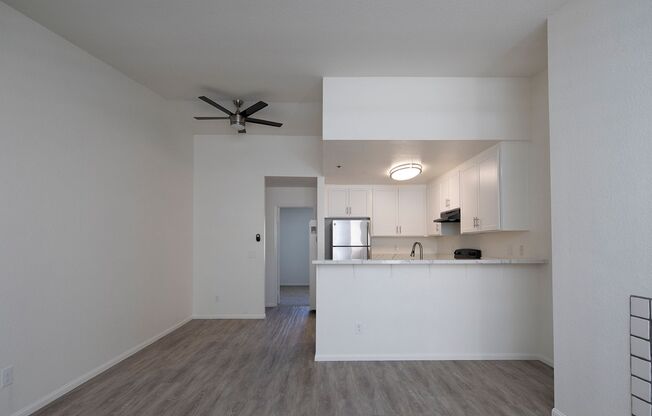 3 beds, 2 baths, $2,795, Unit 5650-06