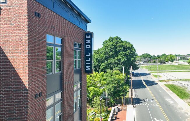 1 bed, 1 bath, 816 sqft, $1,489, Unit 327