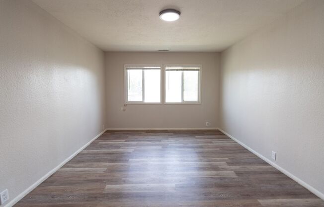 2 beds, 1 bath, 784 sqft, $1,100, Unit 1808 3E