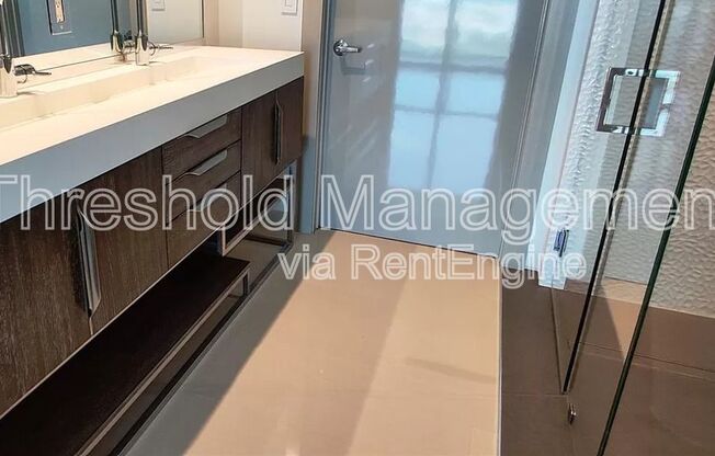 1 bed, 2 baths, 1,322 sqft, $3,900, Unit 3306