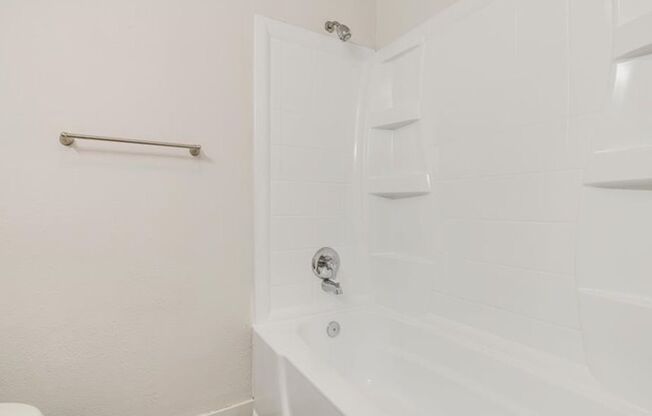 2 beds, 1.5 baths, 1,100 sqft, $1,695, Unit 9