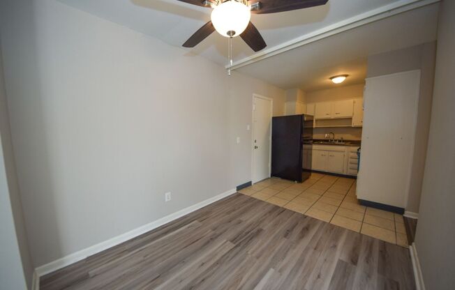 2 beds, 1 bath, $895