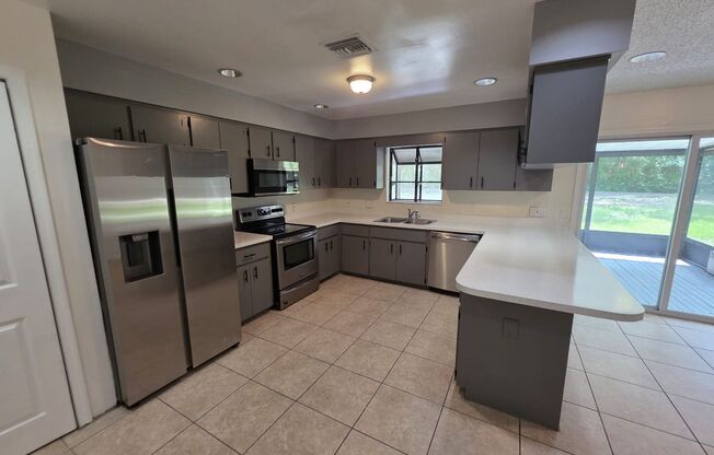 619 Knowles Rd, Brandon, FL 33511