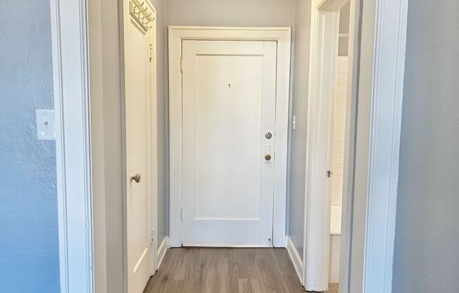 Studio, 1 bath, 467 sqft, $1,200, Unit 402
