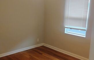 2 beds, 1 bath, 650 sqft, $1,300, Unit 06