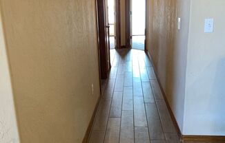 3 beds, 2 baths, $1,400